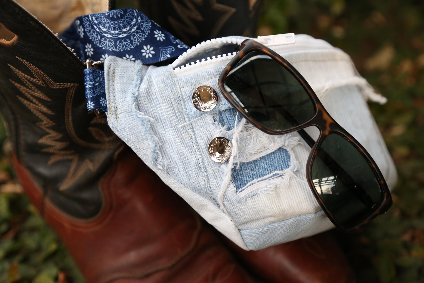 CROSS BODY BAG - WESTERN DENIM