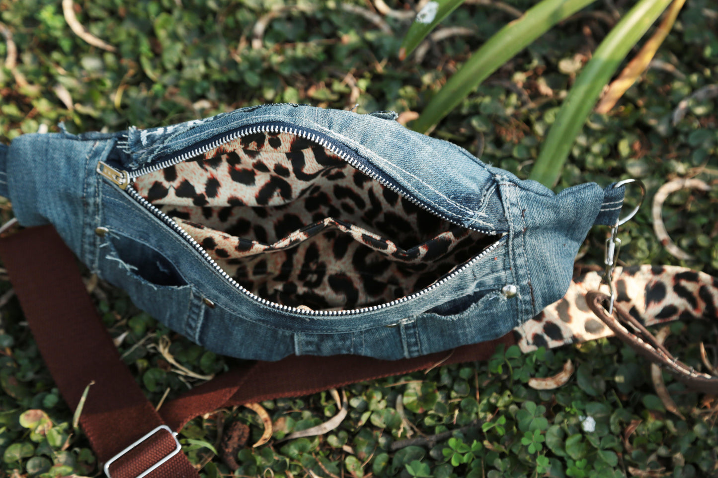CROSS BODY BAG - HEMISPHERE