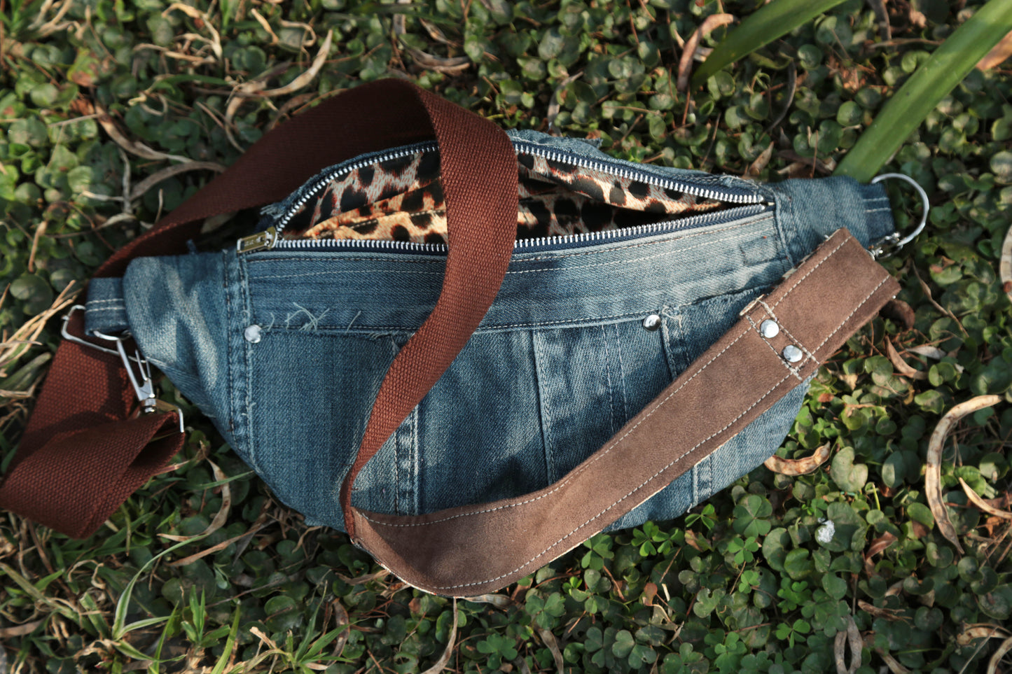 CROSS BODY BAG - HEMISPHERE
