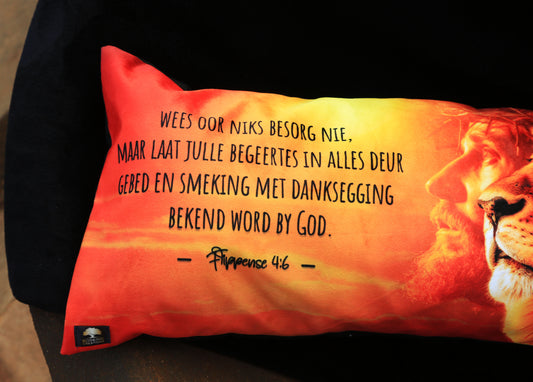PRAYER PILLOW LION OF JUDAH - WEES OOR NIKS BESORG NIE