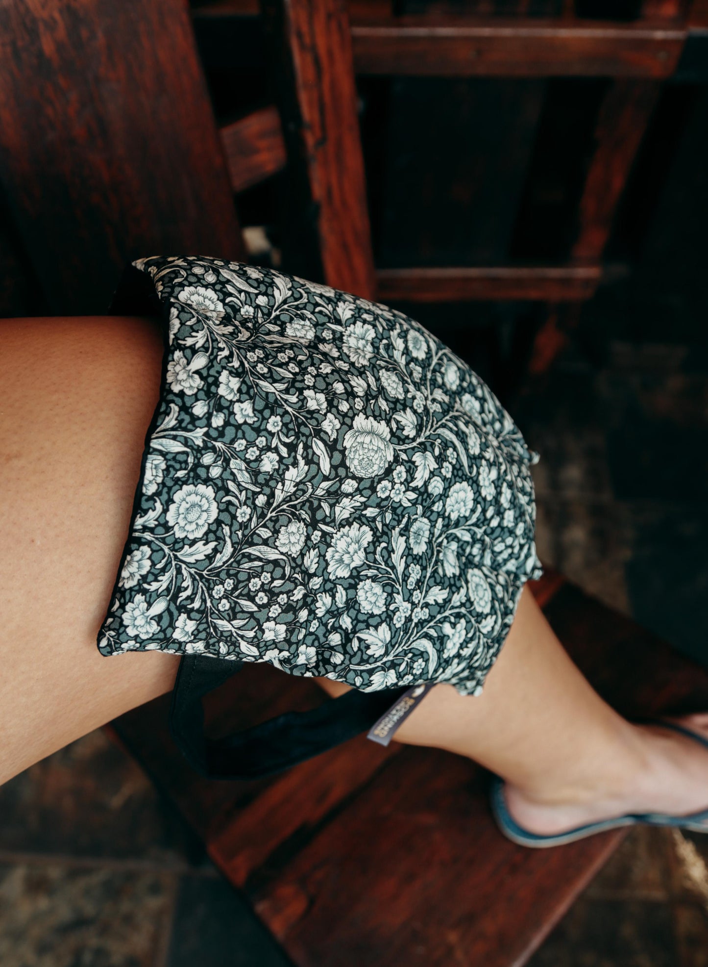 BOSKIND THERAPEUTIC KNEE PACK - EARTH GARDEN
