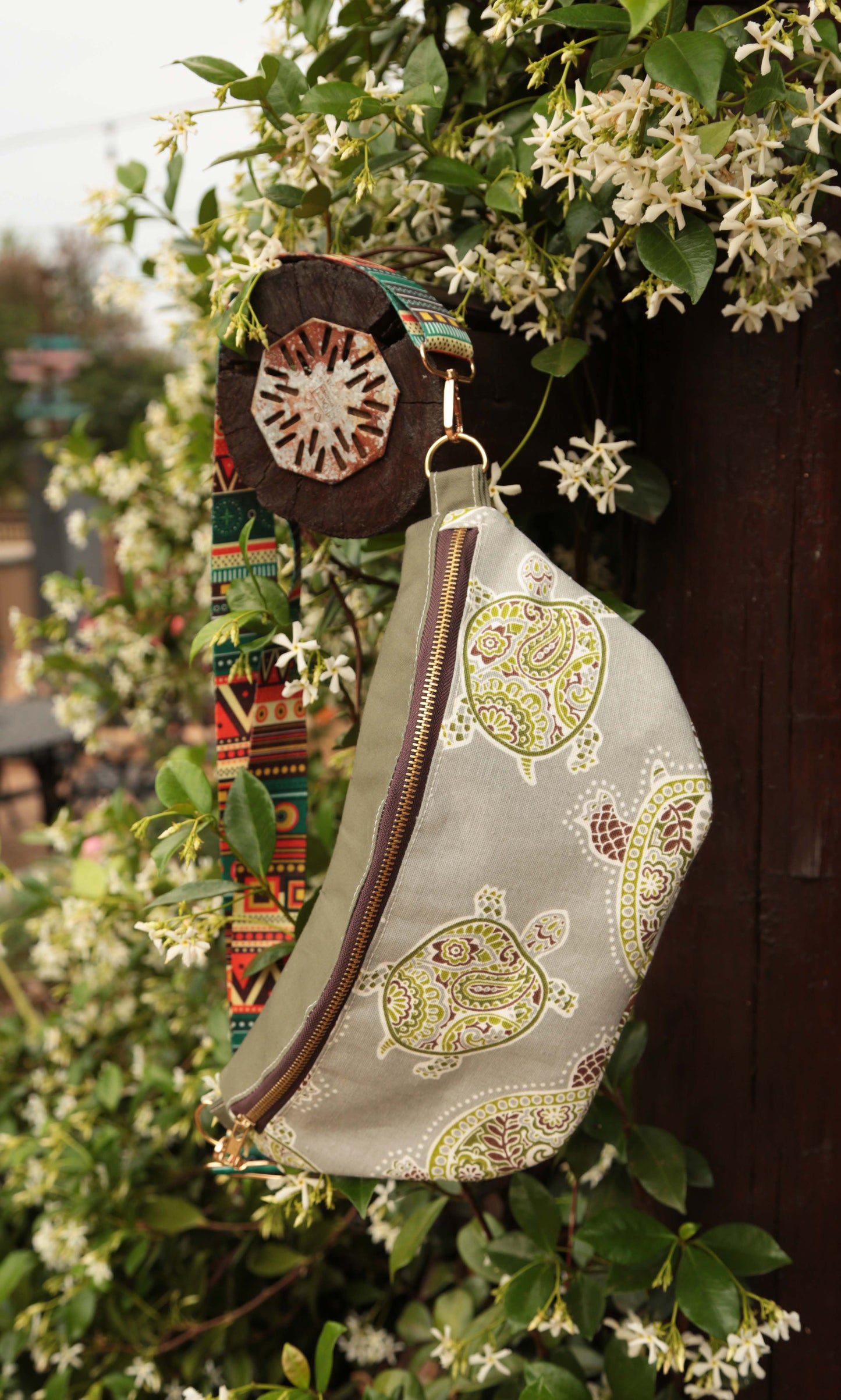 CROSS BODY BAG - LAZY TURTLE 1