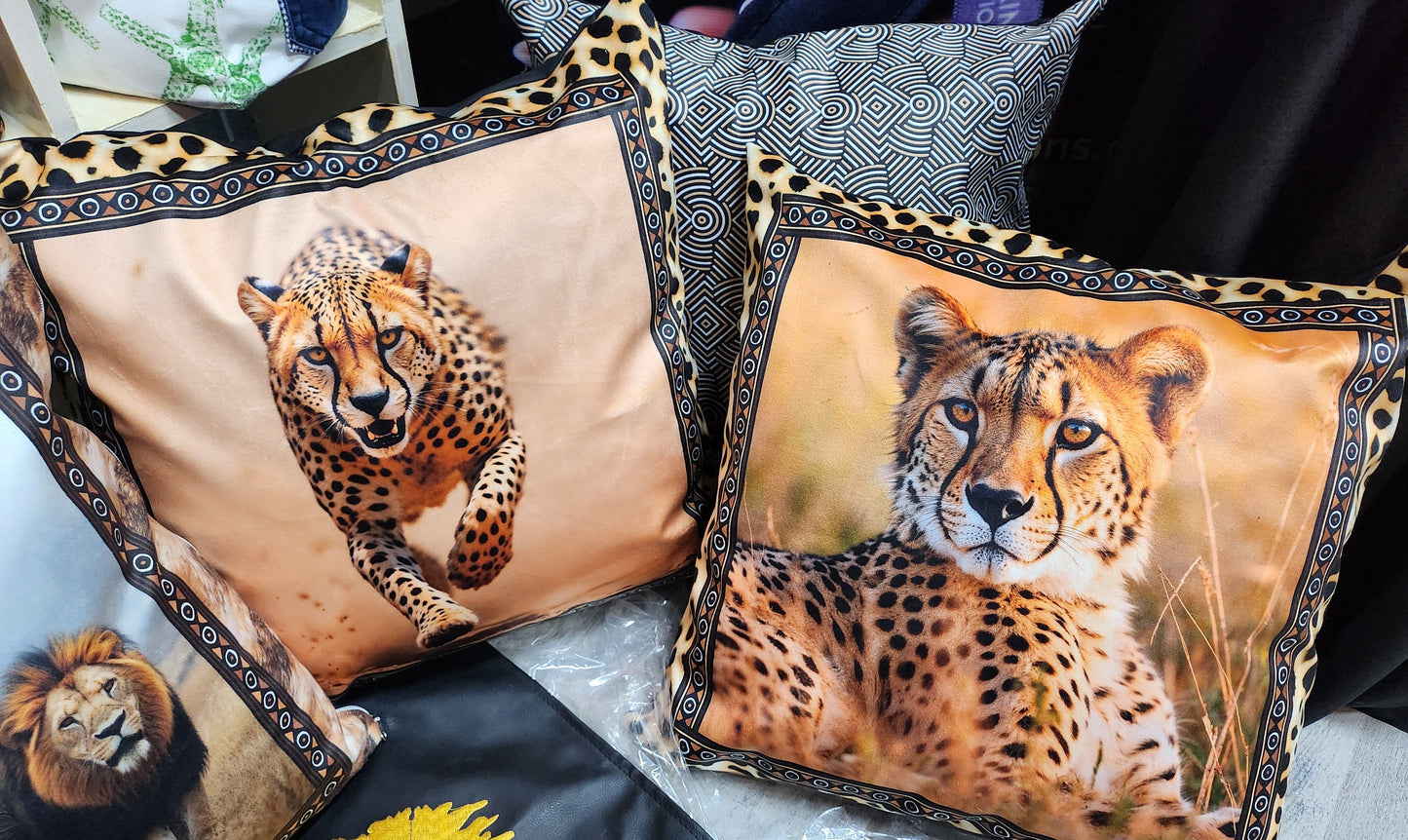 BOSKIND Luxurious African Safari Cushion - Geometric