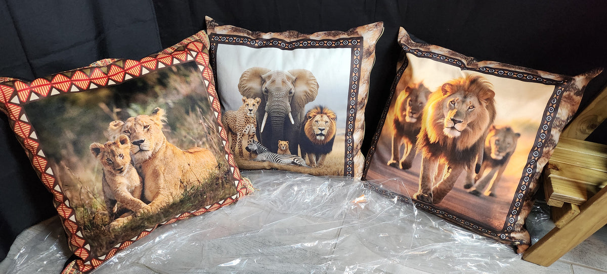 BOSKIND Luxurious African Safari Cushion - Lions