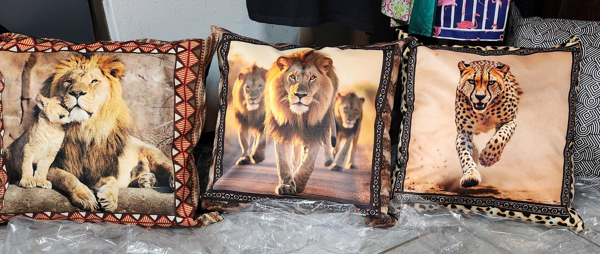 BOSKIND Luxurious African Safari Cushion - Lions
