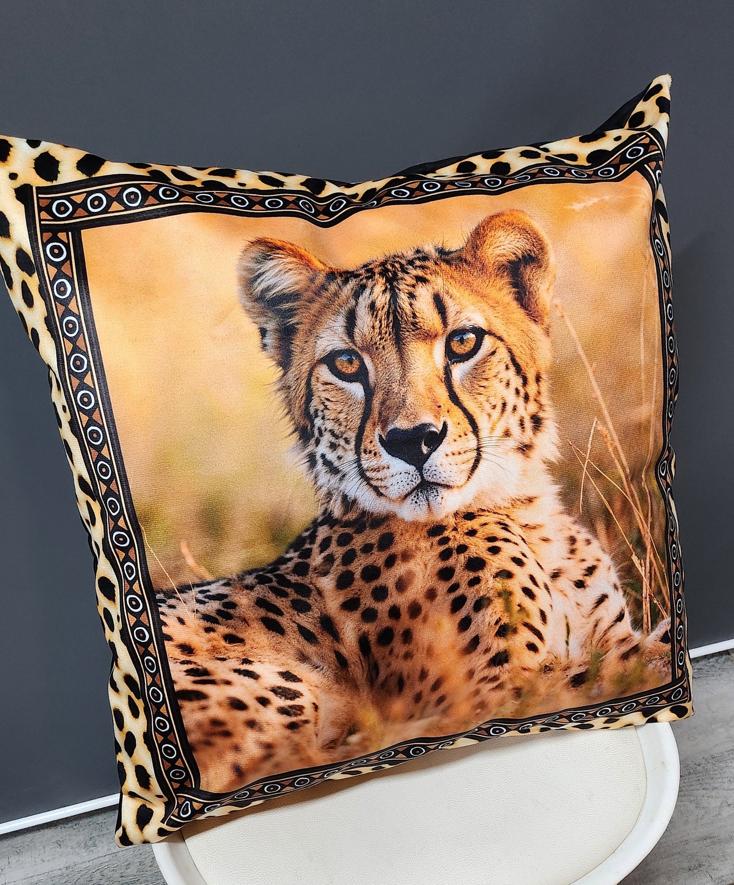 BOSKIND Luxurious African Safari Cushion - Cheetah Queen